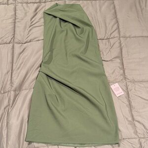 PrettyLittleThing Open Back Dress